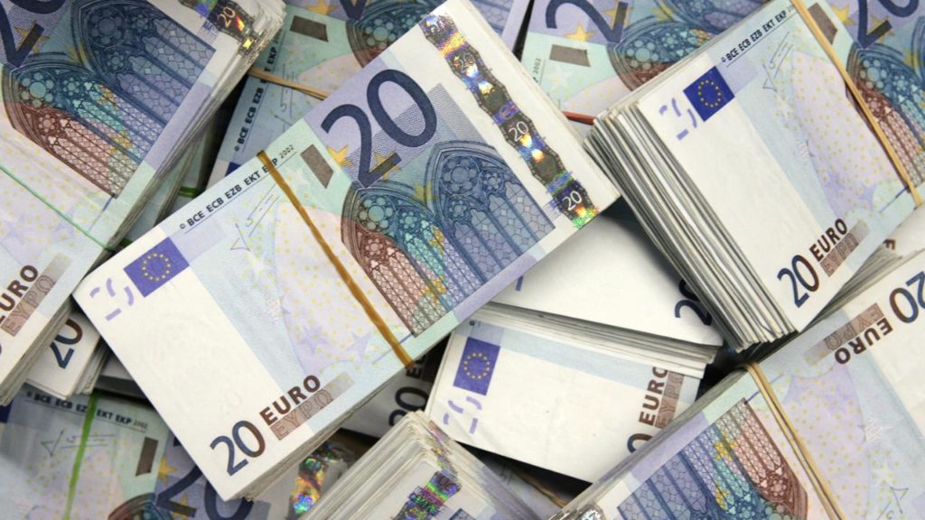 Деньги: Коронакризис отобрал у каждого немца минимум €3 500