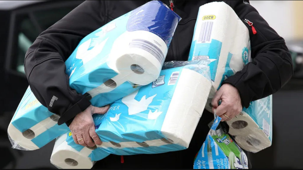 Происшествия: Наглые воры обокрали пенсионерку, унеся с собой 40 рулонов туалетной бумаги