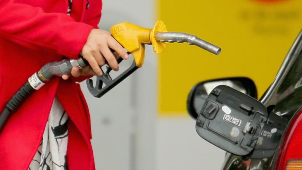 Деньги: Цены на бензин в Германии упали до уровня 2016 года