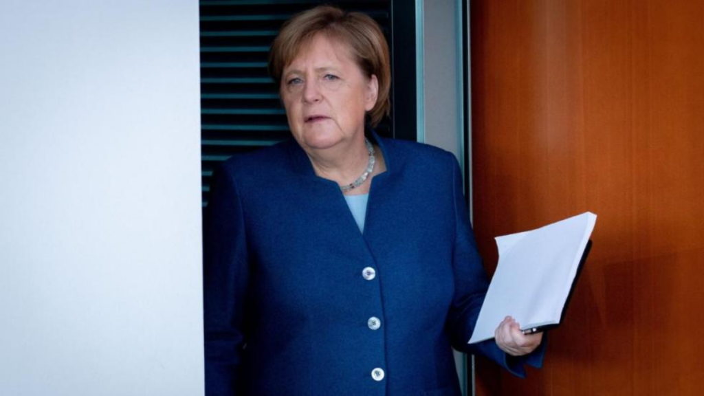 Политика: Карантин окончен, Меркель вернулась на службу в канцелярию
