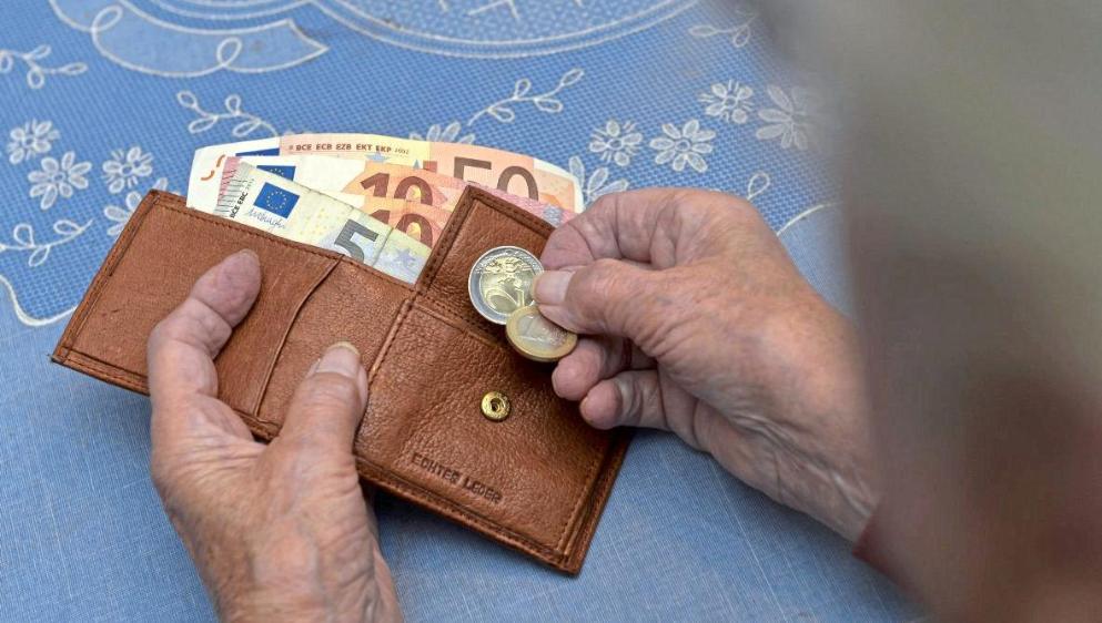 Деньги: Хаос в планах правительства: пожилым немцам придется подождать с базовой пенсией