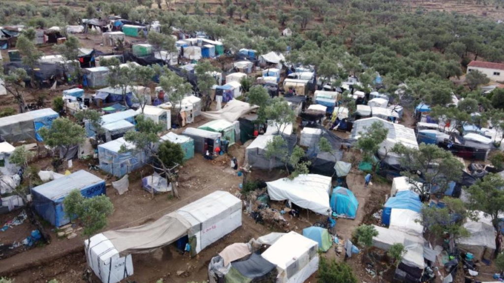 Общество: Насилие, убийства, антисанитария: в лагере для беженцев на острове Лесбос коронавирус – не главная проблема