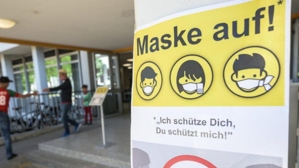 Общество: Актуальная статистика по коронавирусу: в Германии 12 дней подряд регистрируют меньше 1000 новых случаев заражения