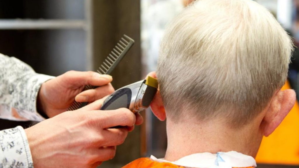 Общество: В Германии заработали парикмахерские: какие правила будут действовать для клиентов во время эпидемии коронавируса?