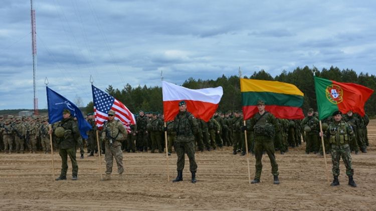 Баранец: США еще не наелись танками в Европе