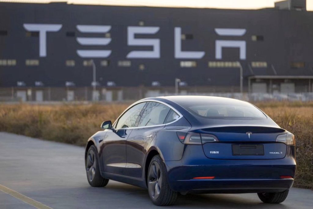 Мировая пресса: 16 лет или 2 млн км. Китайский партнер Tesla готов начать выпуск новых батарей для электромобилей