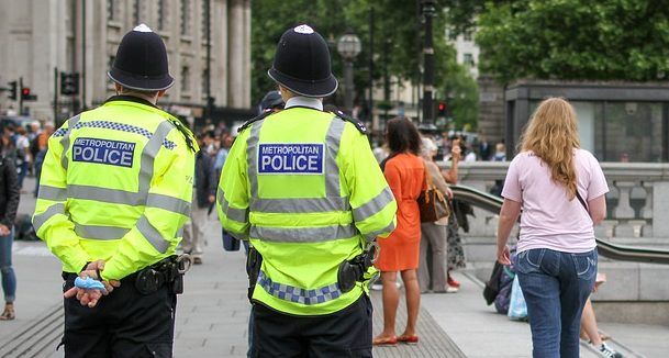 Мировая пресса: Лондонские полицейские удрали от протестующих