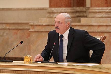 Мировая пресса: Лукашенко пытается срочно сбить цену на российский газ