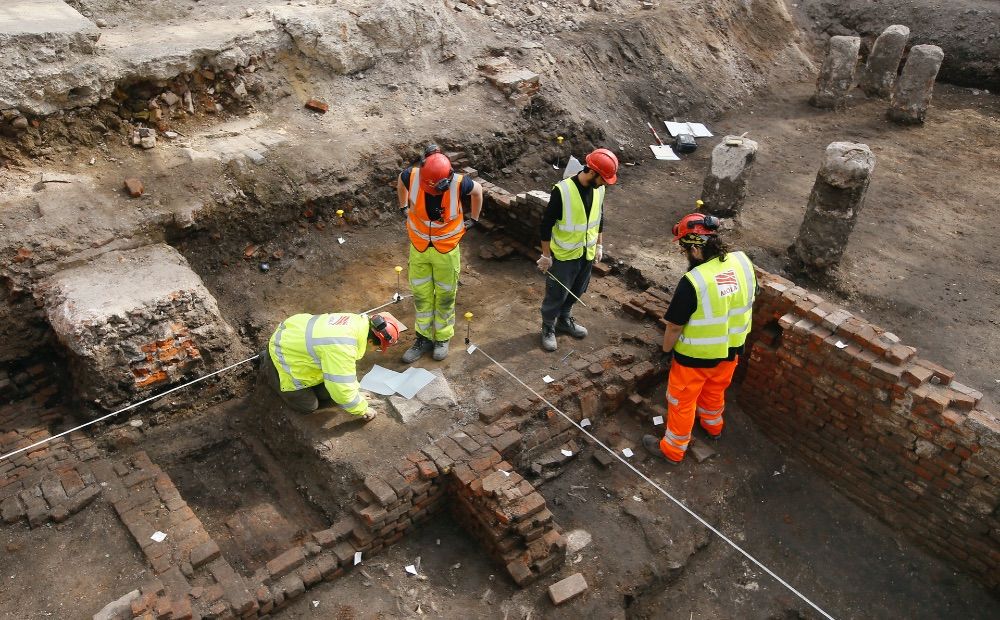 Мировая пресса: Археологи нашли развалины старейшего театра Лондона