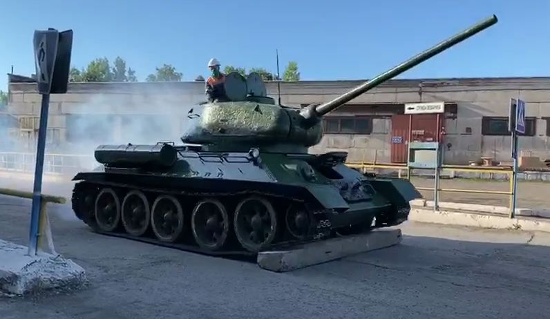Мировая пресса: Успешные испытания легендарного танка Т-34 прошли в Новокузнецке