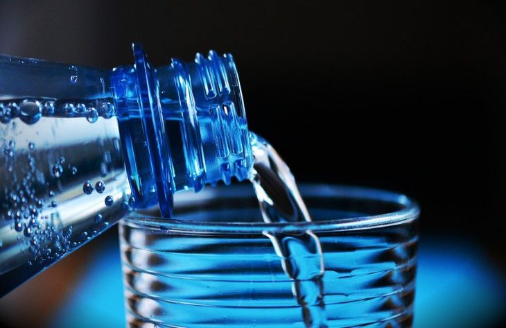 Мировая пресса: Зачем нужно выпивать стакан воды натощак