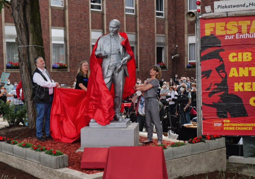 Мировая пресса: В Германии установили памятник Ленину
