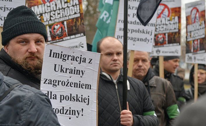 Мировая пресса: EurasiaNet (США): украинские трудовые мигранты полностью переключились с России на Запад