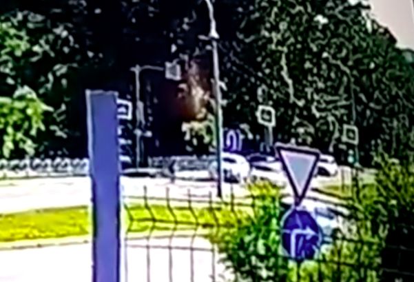 Мировая пресса: В Красноярске автомобиль насмерть сбил школьника