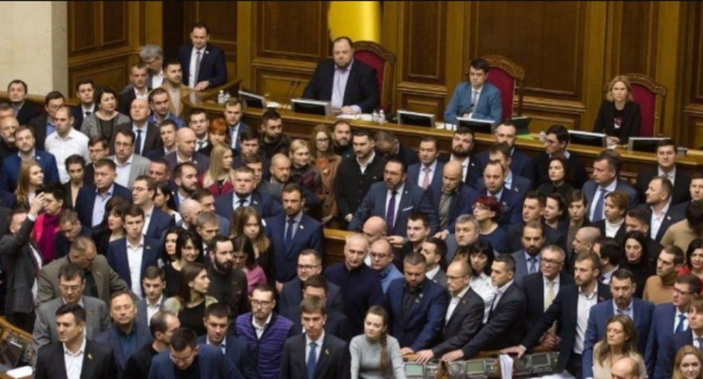 Мировая пресса: "Государство жуликов и воров": Романенко разнес унизительный закон "Слуг народа" о новых налогах