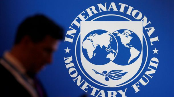 Мировая пресса: МВФ резко ухудшил прогноз падения мировой экономики