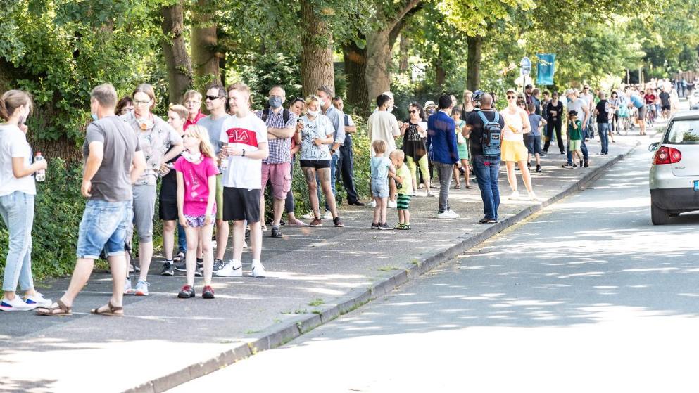 Общество: Паника в Северном Рейне-Вестфалии: километровые очереди, чтобы сдать тест на коронавирус