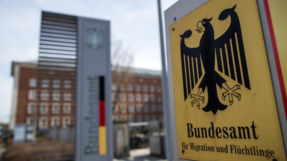 Общество: С помощью смены религии беженцы пытаются остаться в Германии