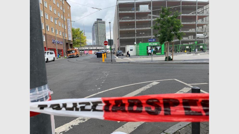 Происшествия: Ножовое нападение во Франкфурте: жертва прополза 50 метров, пытаясь найти помощь
