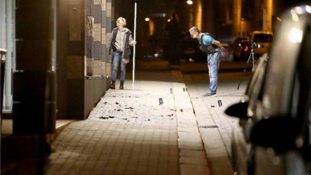Происшествия: Неизвестные два дня подряд нападают на полицейский участок в Лейпциге