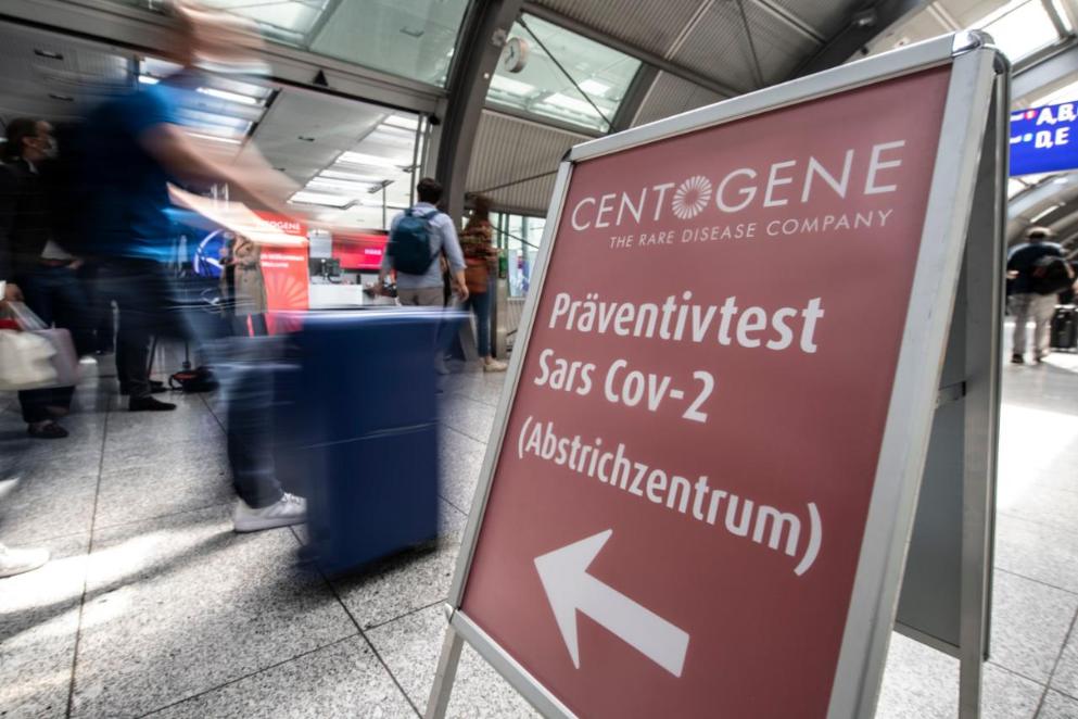 Общество: Правительство вводит обязательный тест на COVID-19 в аэропортах Германии