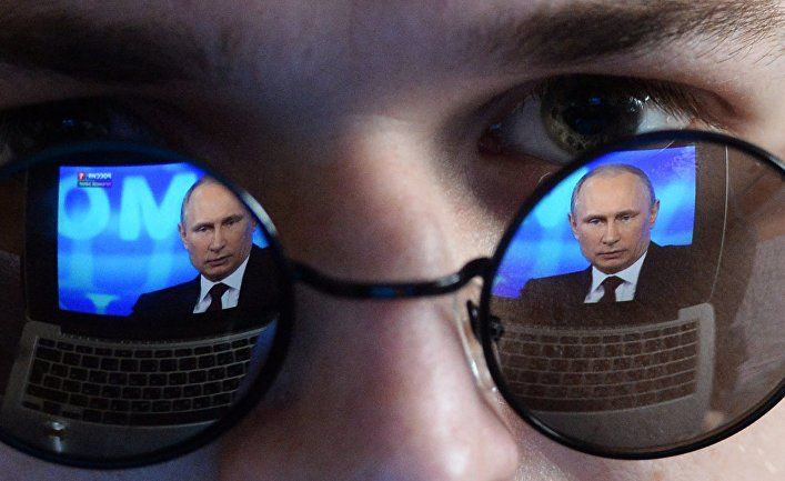 Мировая пресса: Мартин Сваровски: «Россия хочет расколоть Запад и вмешивается в выборы. Понимают ли это политики?» (Forum 24, Чехия)