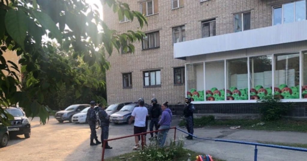 Мировая пресса: В Екатеринбурге водитель BMW выстрелил в семейную пару
