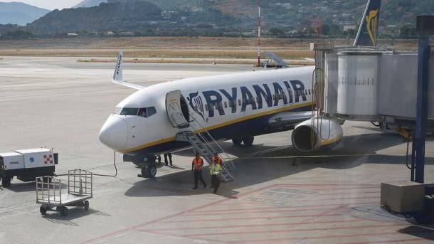 Мировая пресса: Ryanair просит пассажиров заполнить дополнительные документы из-за COVID-19