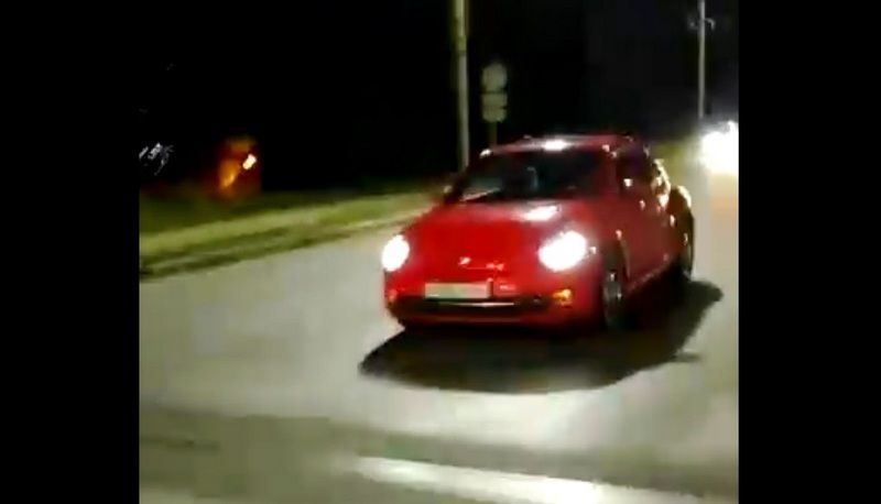 Мировая пресса: В Воронеже на видео сняли красочный кортеж «жуков» Volkswagen