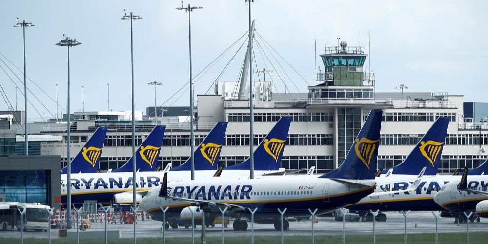 Мировая пресса: Самолет Ryanair вынужденно сел в аэропорту Британии из-за записки о взрывчатке