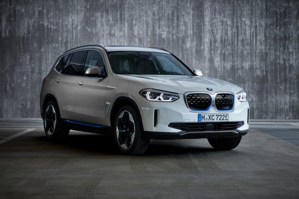 Мировая пресса: Серийный электрокроссовер BMW iX3 представлен официально: мощность 210 кВт, батарея 80 кВтч и запас хода 460 км (WLTP) / 520 км (NEDC)