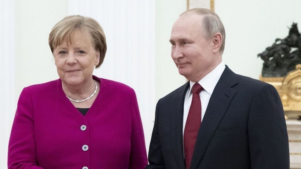 Мировая пресса: Путин и Меркель: У Минских соглашений по Донбассу нет альтернатив