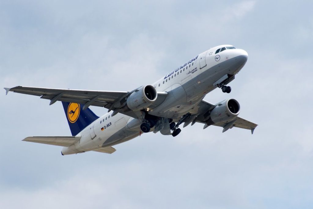 Мировая пресса: Немецкая Lufthansa первой возобновит регулярные авиарейсы в Грузию