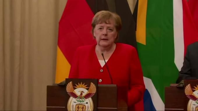 Мировая пресса: "Альтернатива для Германии" подала в суд на Ангелу Меркель