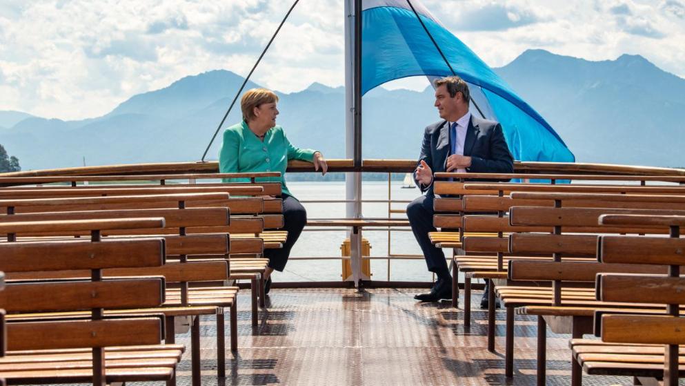 Политика: Корабль, карета и дворец: Меркель встречали в Баварии как королеву