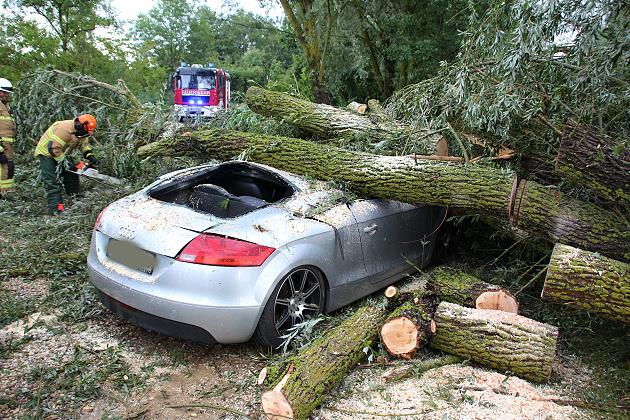 Происшествия: Сильная непогода в Германии: множество пострадавших и новое штормовое предупреждение