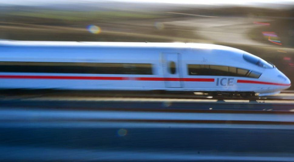 Происшествия: Нож вместо билета: мужчина напал контролера в поезде
