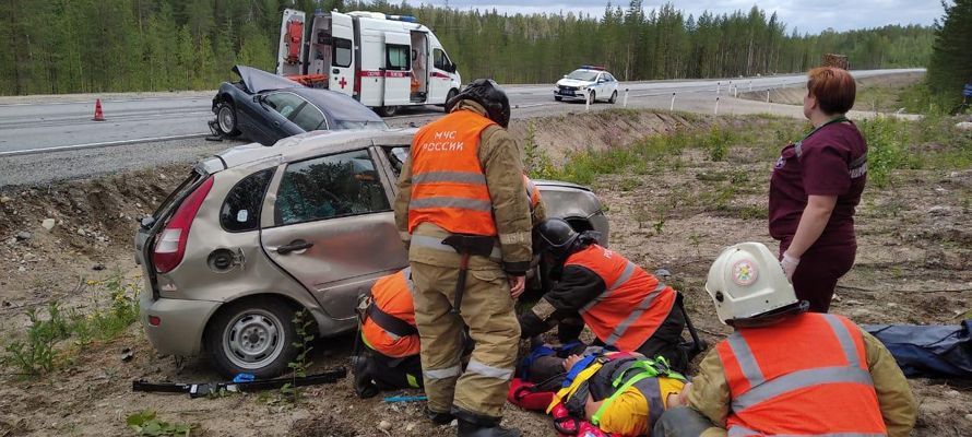 Мировая пресса: Появились кадры с места ДТП в Карелии, которое устроил водитель BMW во время обгона (ФОТО)