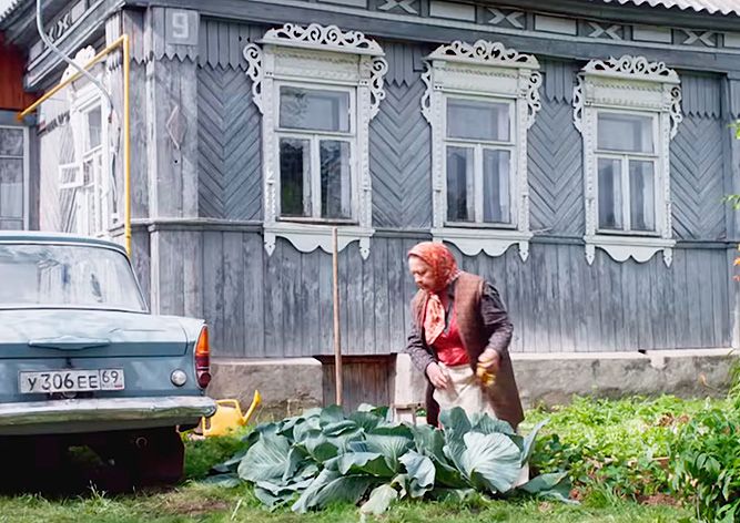 Немецкая реклама ЧМ в России: бабушка чеканит капусту под «Касту»