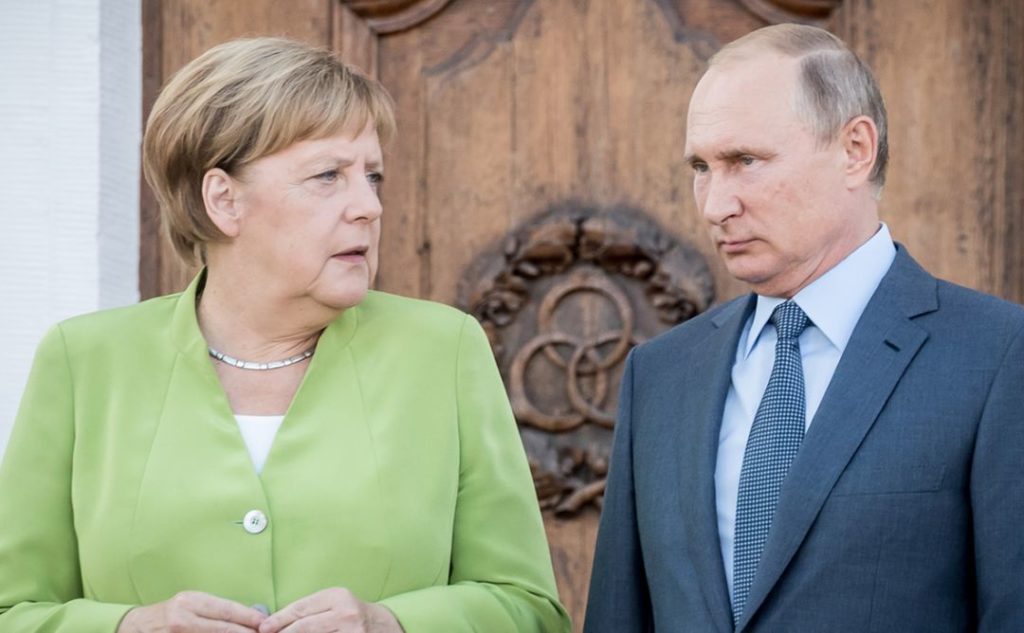 Мировая пресса: Путин попросил Меркель не вмешиваться во внутренние дела Беларуси