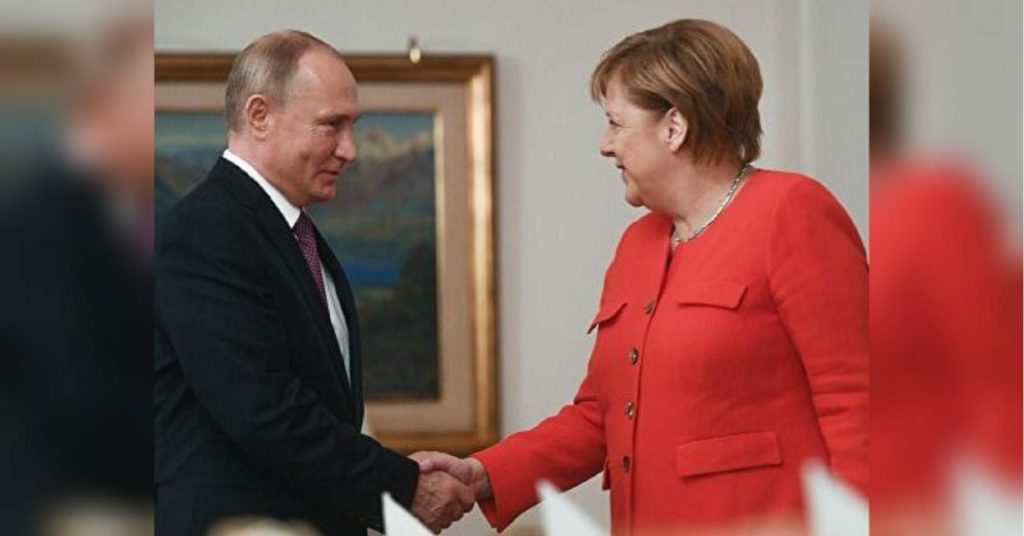Мировая пресса: Меркель и Путин обсудили ситуацию в Беларуси: первые детали беседы