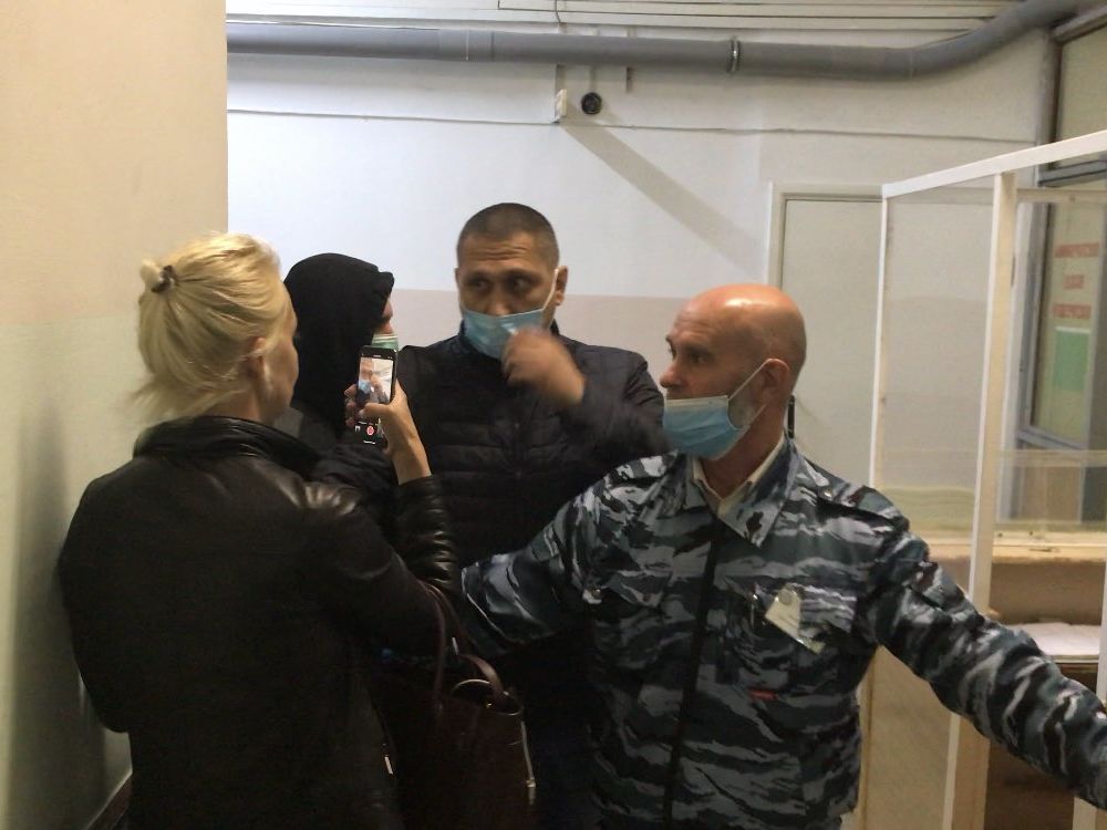 Мировая пресса: В больницу к Навальному приезжали немецкие врачи, близким оппозиционера не дали с ними пообщаться