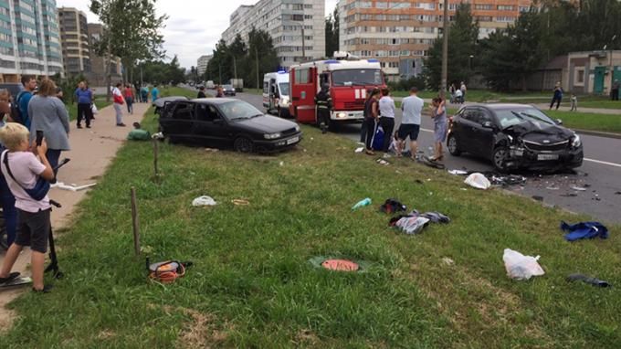 Мировая пресса: Водитель Volkswagen сбежал, устроив жесткое ДТП на Тамбасова