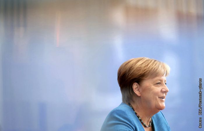 Мировая пресса: Меркель решила сохранить статус-кво в отношениях ФРГ с Россией