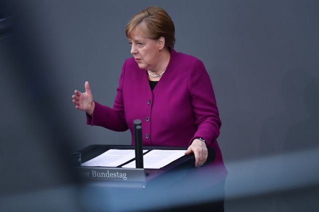 Мировая пресса: Меркель заявила, что не намерена менять политику в отношении России