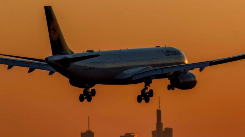Общество: Отмена рейсов из-за коронакризиса: больше миллиона пассажиров еще ждут финансовую компенсацию от Lufthansa
