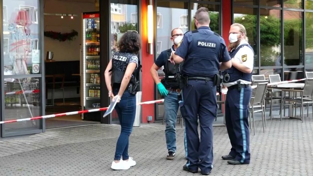 Происшествия: Бавария: пьяный мужчина с ножом напал на клиента в пекарне