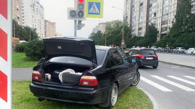Мировая пресса: Полиция задержала водителя BMW с наркотиками в Приморском районе