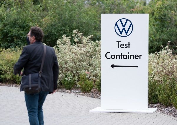 Мировая пресса: Volkswagen заявил о готовности догнать и обогнать Tesla