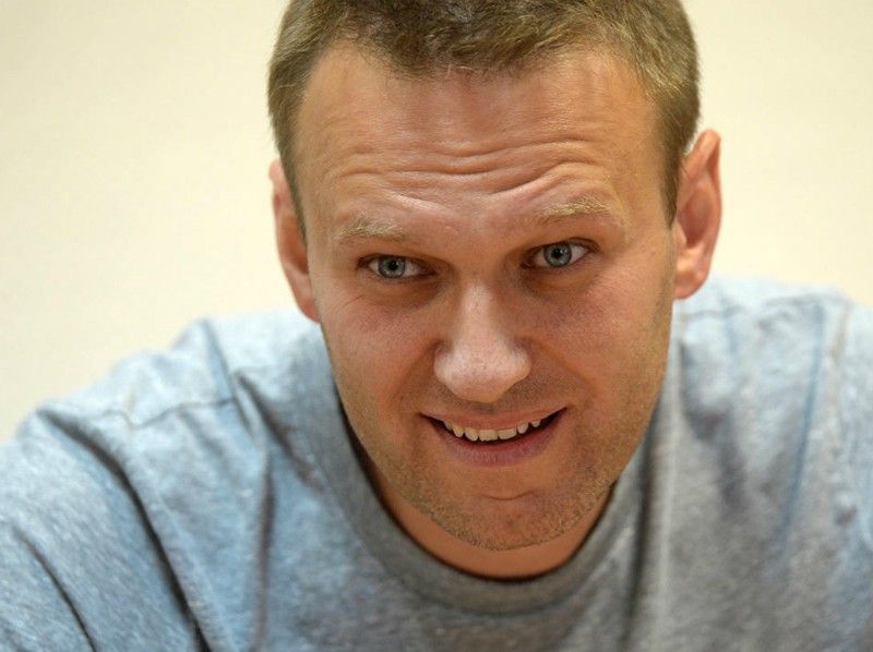 Немецкие медики вывели Навального из комы. Он пришел в себя и реагирует на слова